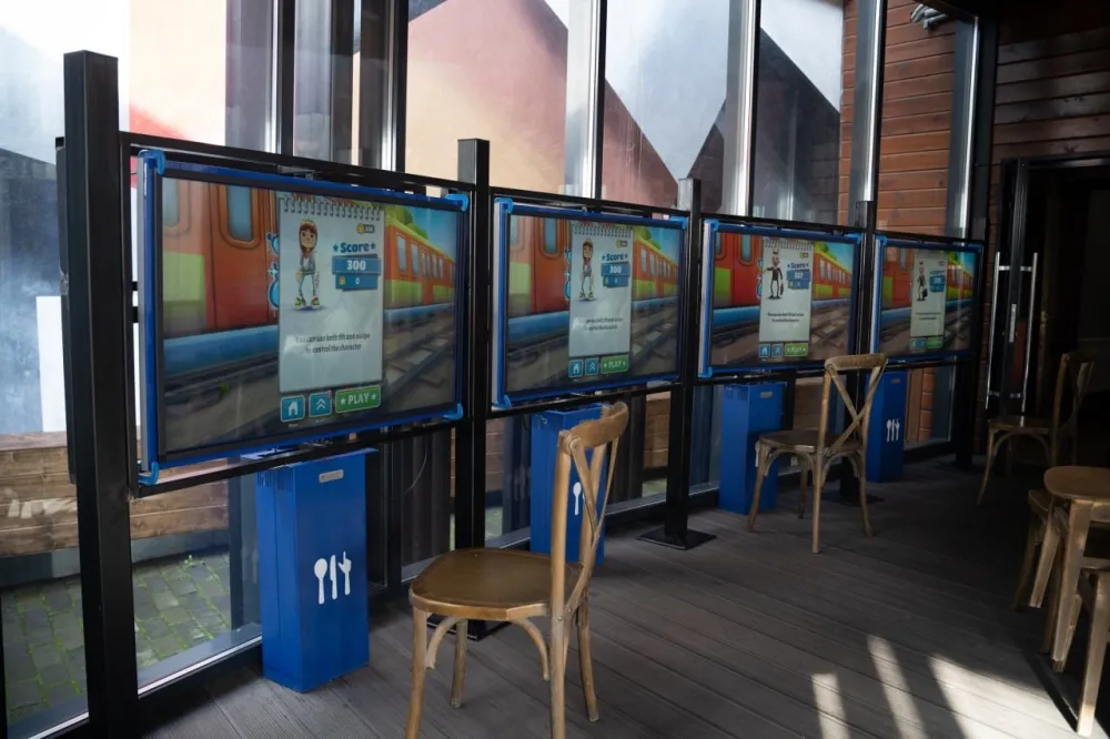 Interactive screens in the cafe "Animals"